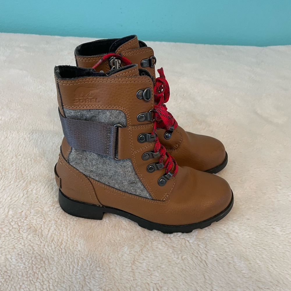 Brown and red sorel lace up boot kids